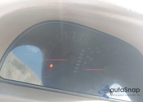 2005 Toyota Camry Le z USA, uszkodzony, nr VIN 4T1BE32K05U556153